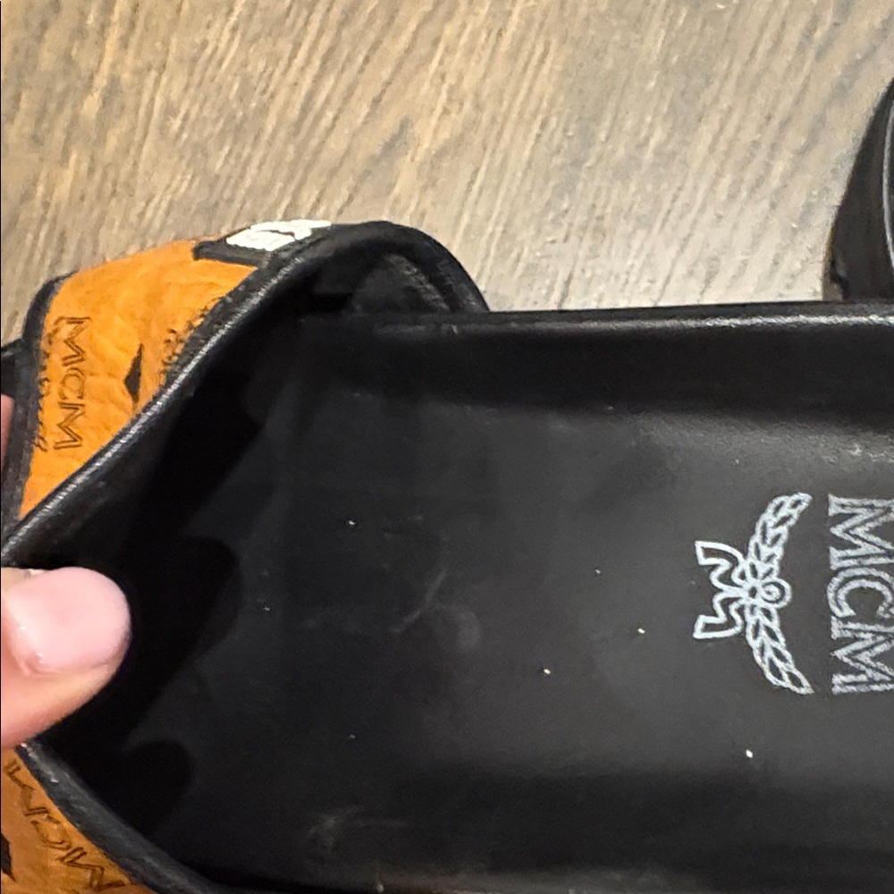 MCM Tan Slide Sandals pool rubber slides Korea size 39 women as is no rips - Picture 9 of 16
